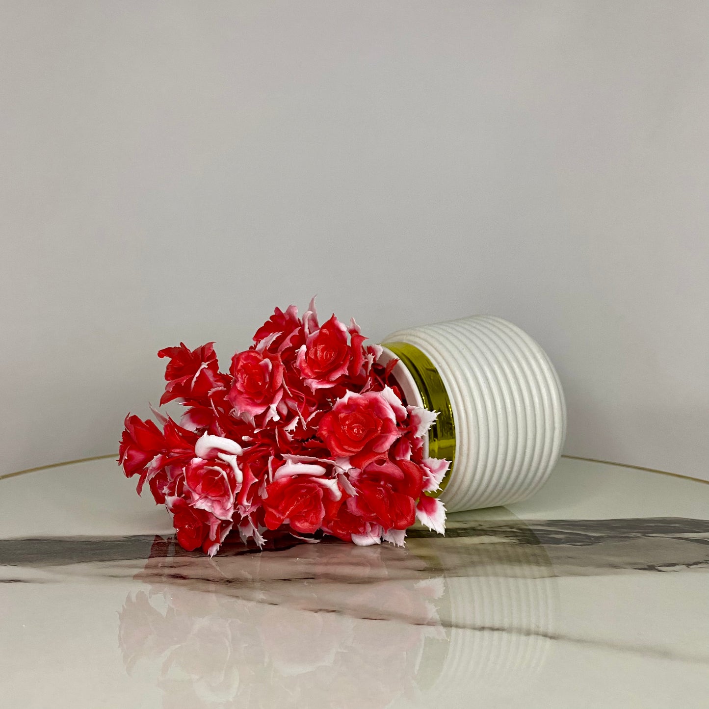 Artificial Mini Red Flower Plant with Golden Collar Pot small table vase guldan for Home, Kitchen and Office Decor