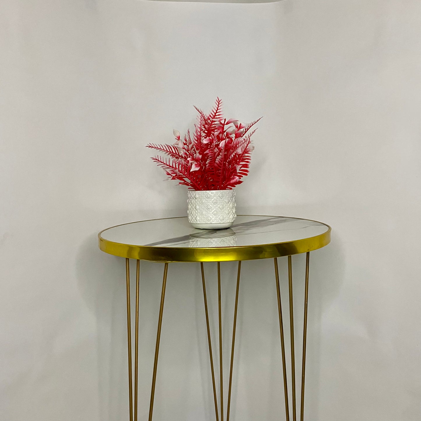 Artificial Cute Flowers & leaves with Pot small table vase Guldaan for Home, Kitchen and Office Decor