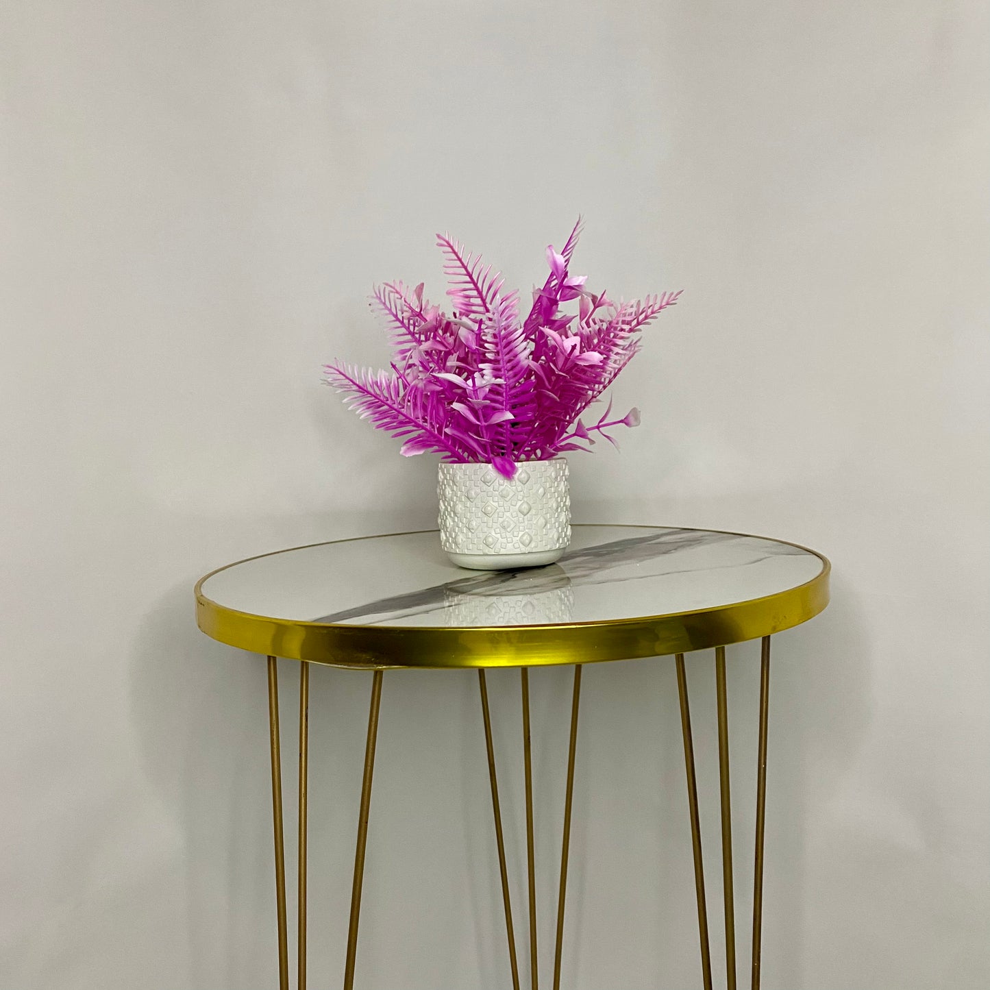 Artificial Cute Flowers & leaves with Pot small table vase Guldaan for Home, Kitchen and Office Decor