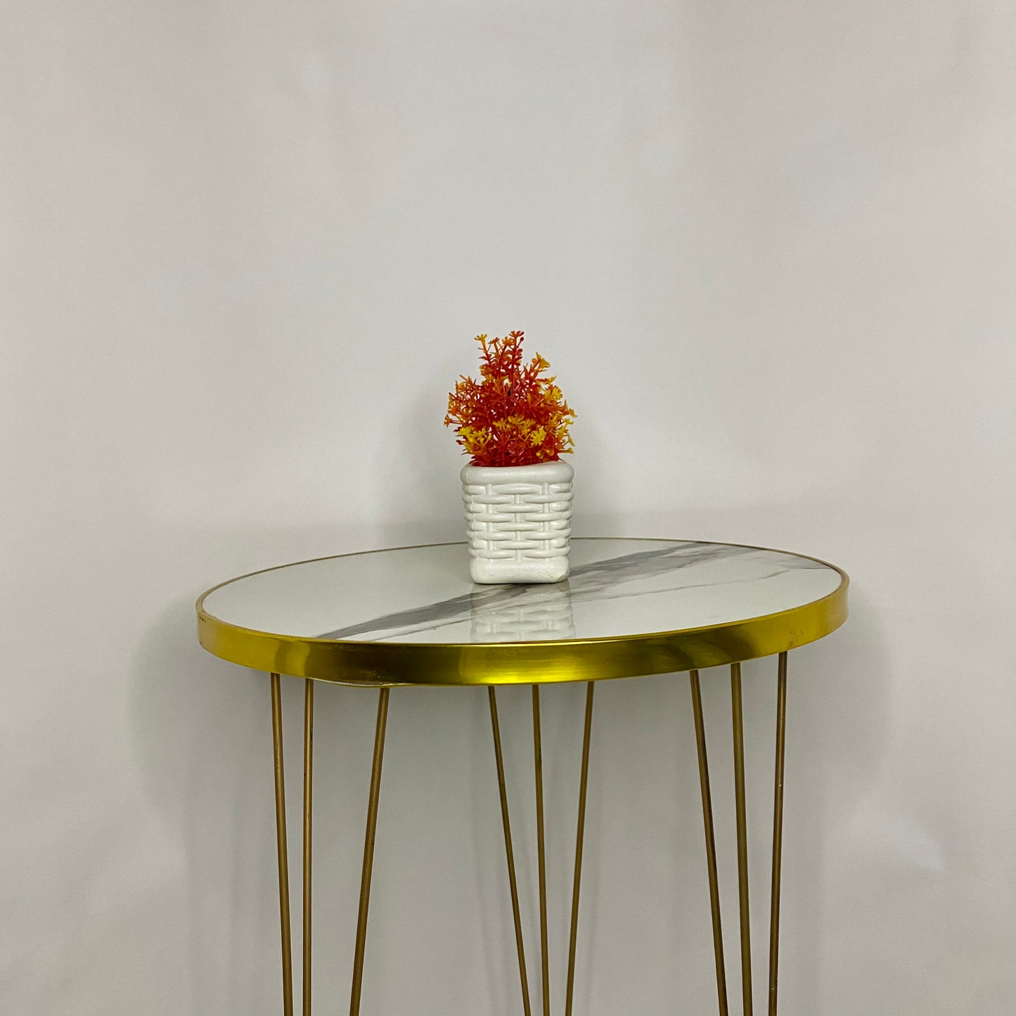 Cute Mini Artificial Flower Plants Pot small table vase guldan for Home, Kitchen and Office Decor