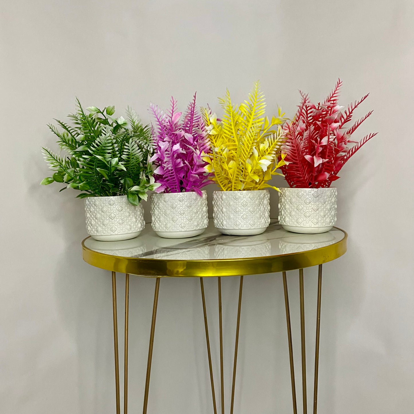 Artificial Cute Flowers & leaves with Pot small table vase Guldaan for Home, Kitchen and Office Decor