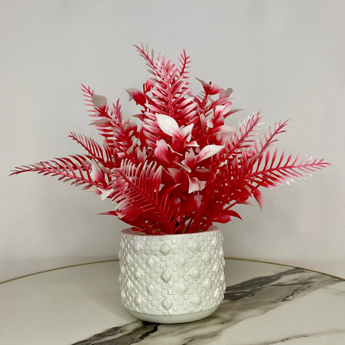 Artificial Cute Flowers & leaves with Pot small table vase Guldaan for Home, Kitchen and Office Decor