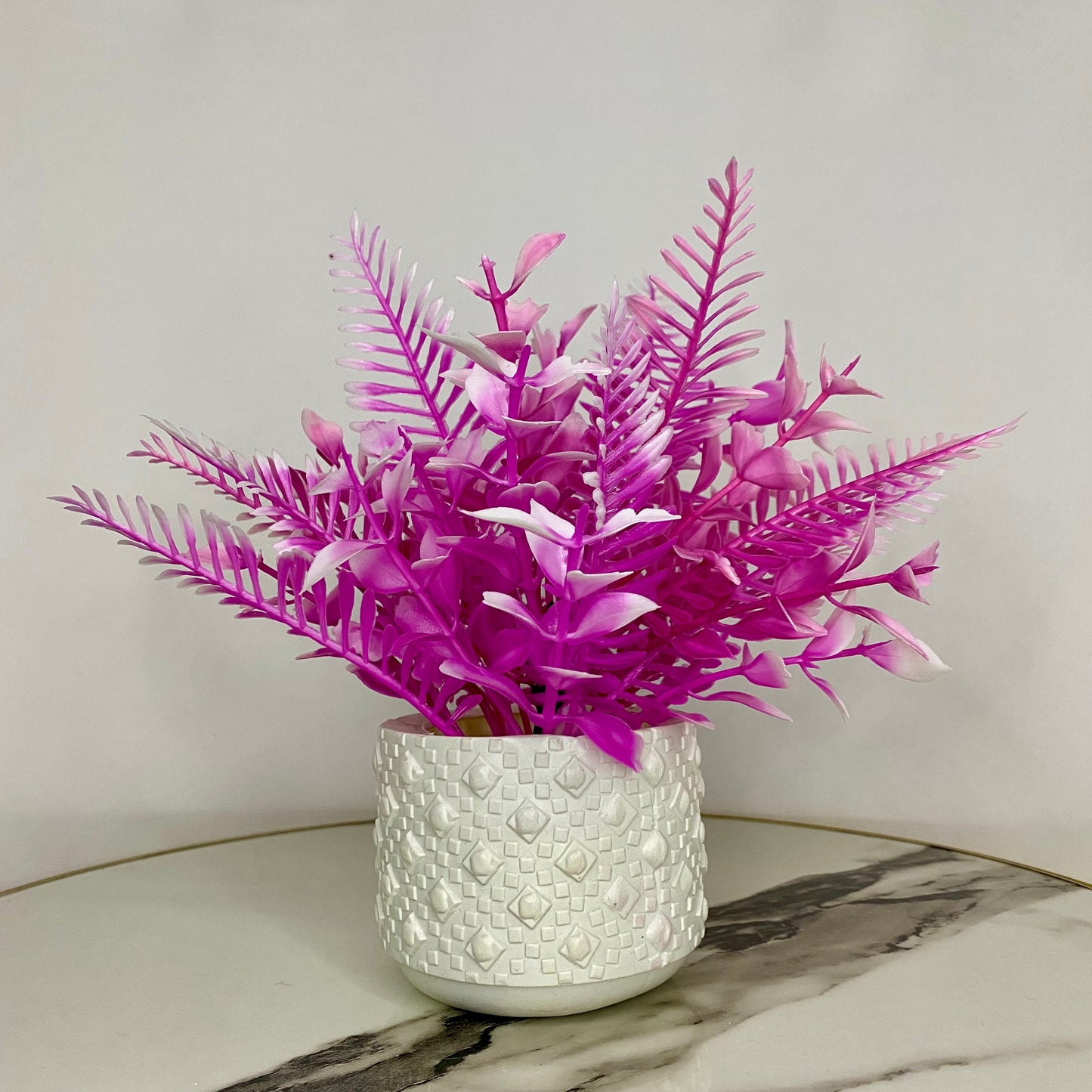 Artificial Cute Flowers & leaves with Pot small table vase Guldaan for Home, Kitchen and Office Decor
