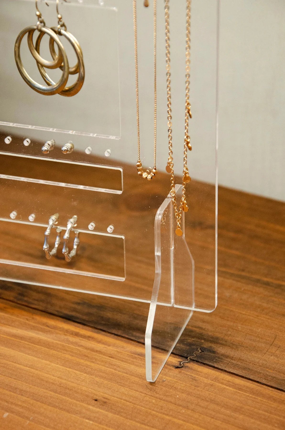 Elegant Acrylic Jewelry Organizer for Ladies and Girls β Stylish & Space-Saving