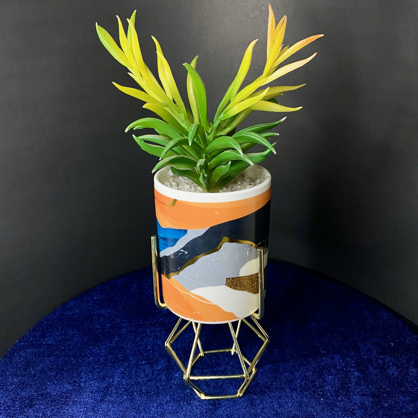 Japanese Style Funky Multi-Color Ceramic Artificial Succulent Plants with Golden Stand Modern Style Planter Artificial Plant with Cylindrical Golden Texture Pot